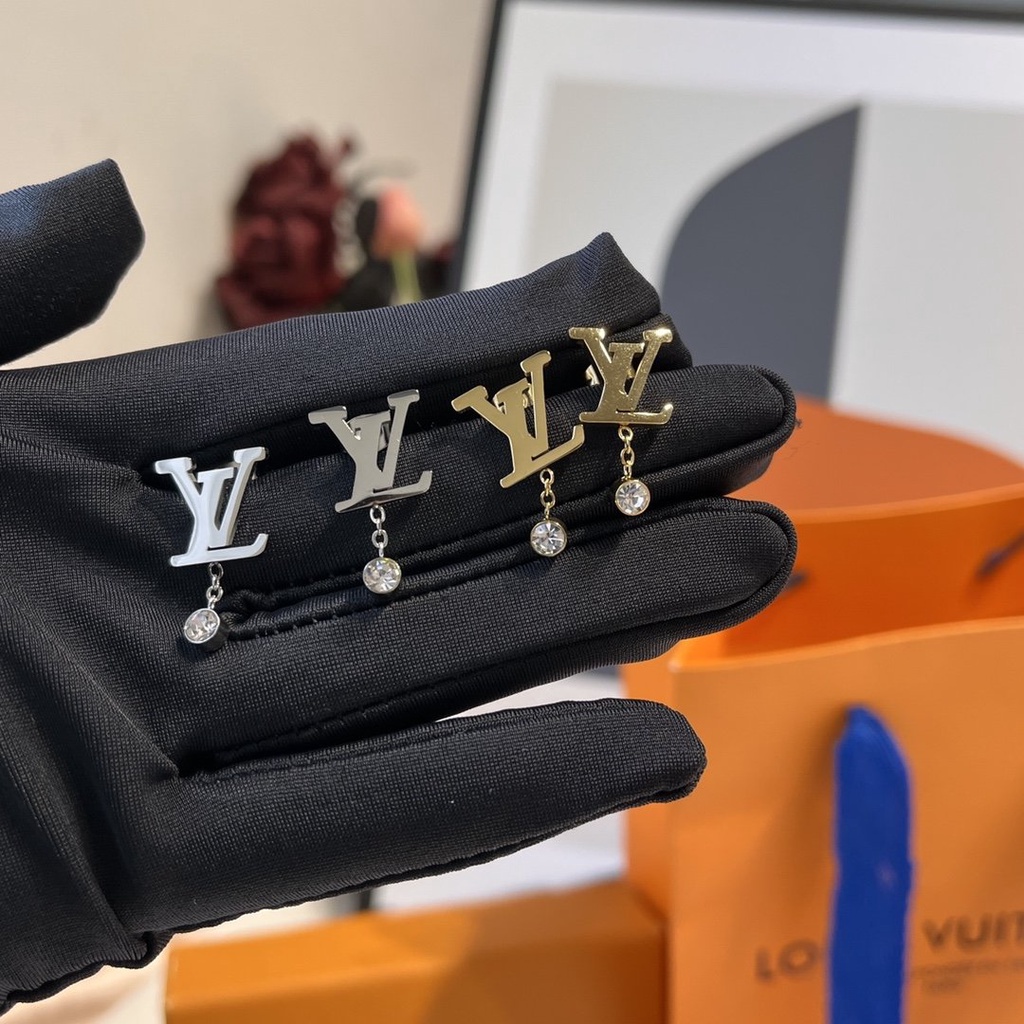 LOUIS VUITTON Khuyên Tai Tròn Bằng Thép Titan In Logo LV Thời Trang