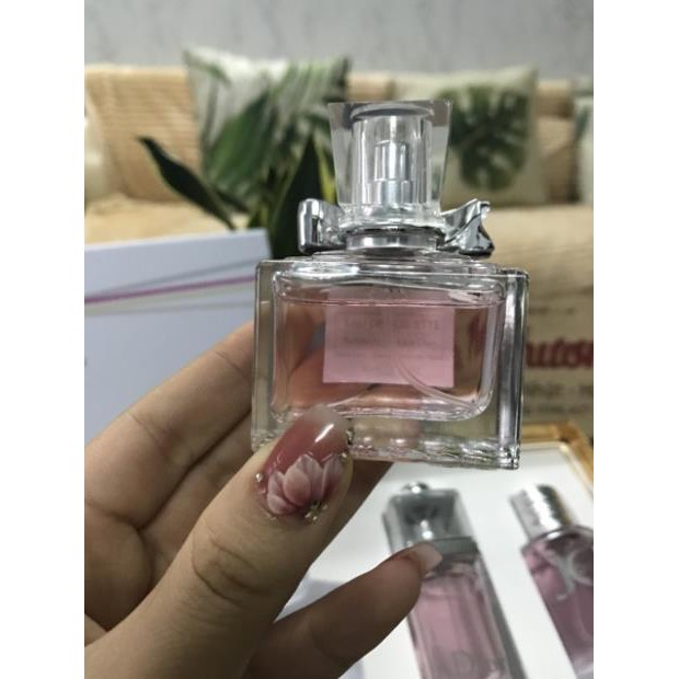 Set nước hoa Dior 4 món 30mlx4c chuẩn AUTH . Chuẩn Hãng Thơm Lâu