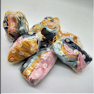 set 10 đôi tất vớ hoa cúc. Tất cho bạn gái họa tiết hoa cúc. vớ hoa cúc cho bạn gái