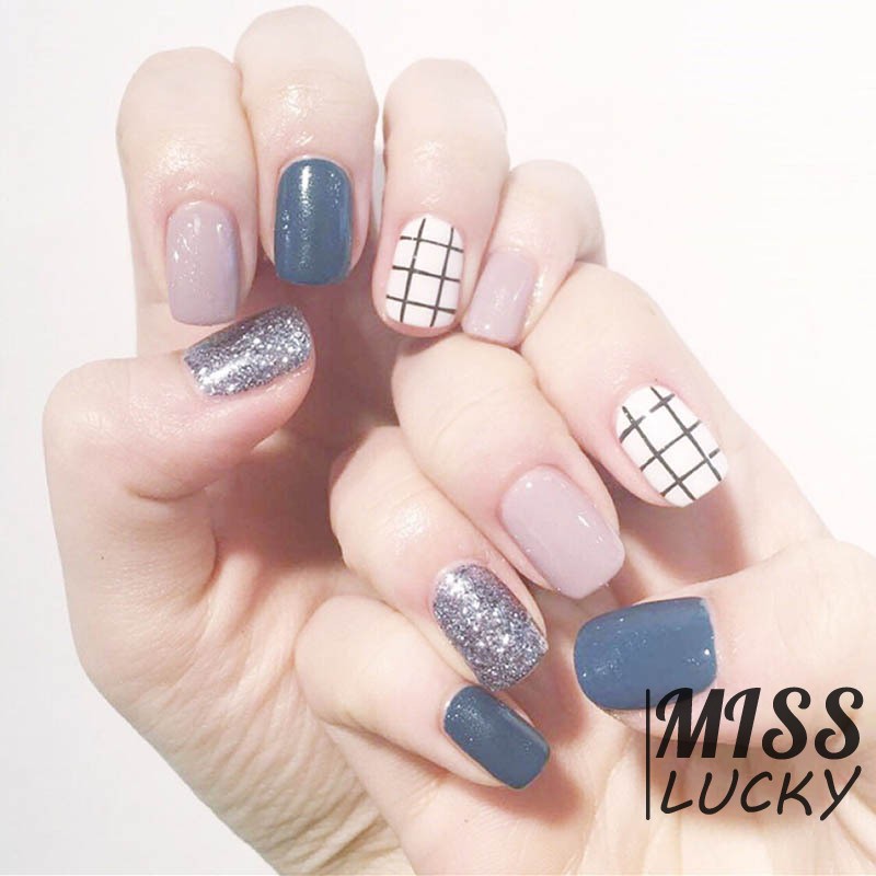 Set 24 móng tay giả màu xanh đậm/ trắng bạc bắt mắt