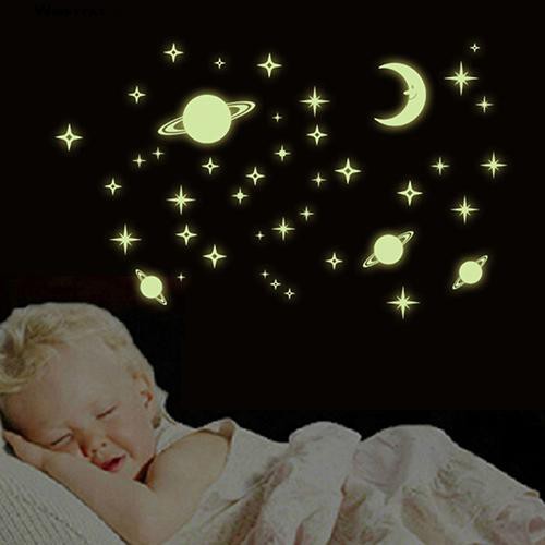 Tấm sticker dạ quang dán tường phòng ngủ nhiều kiểu độc đáo | BigBuy360 - bigbuy360.vn