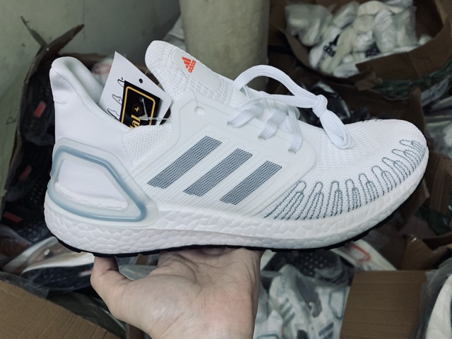 Giày thể thao Sneaker Ultra Boost 6.0 Trắng Xanh