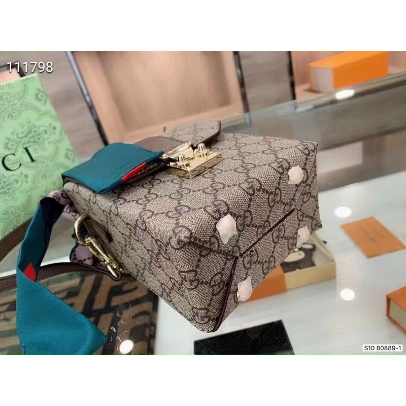 Túi Gucci mini dáng hộp cá tính