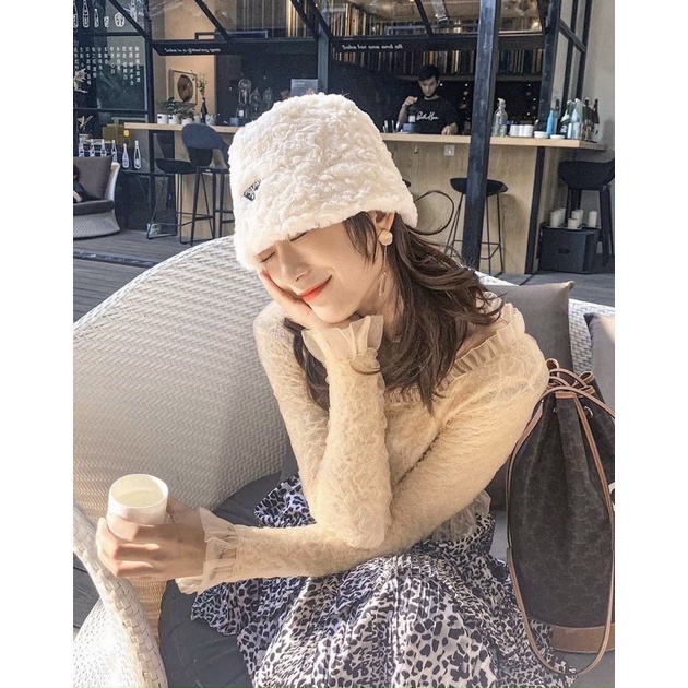 Mũ vành cụp bucket lông dính Prada full màu sịn sò