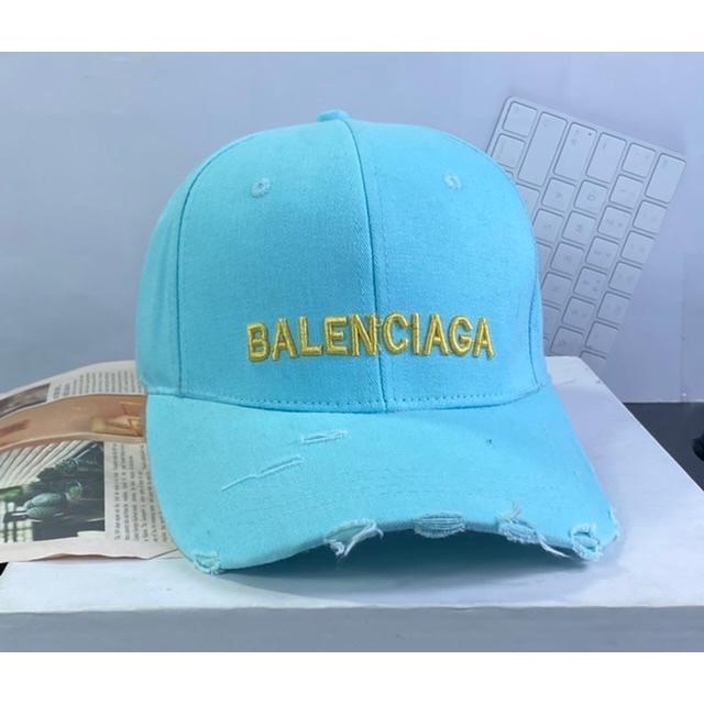 Nón lưỡi trai balencia rách bụi bặm - trend phong cách đậm chất hàn quốc