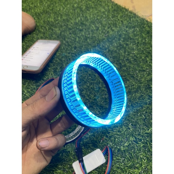 Vòng 3d đổi mầu gắn bi titan 3.0