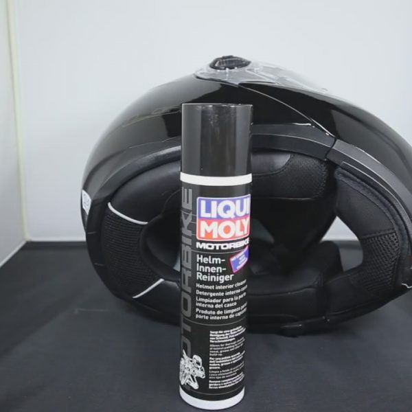 Chai xịt vệ sinh nón bảo hiểm Liqui Moly Helmet Interior Cleaner 1603 300ml