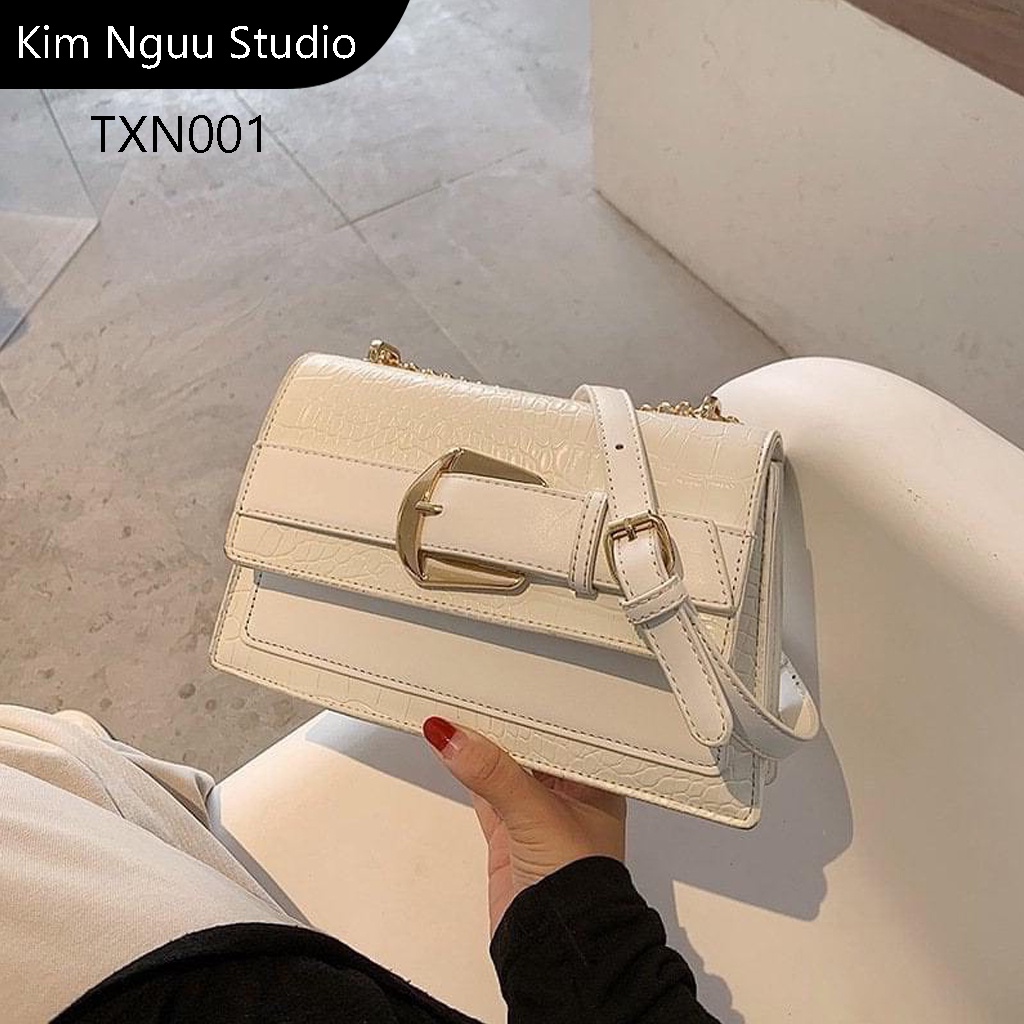 Túi sách thời trang nữ đeo vai họa tiết da rắn dây đeo phối xích 2 màu đen trắng Kim Ngưu Studio