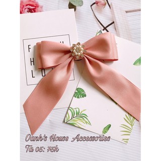 Tag cài áo lụa polyester đính đá tròn xinh xắn