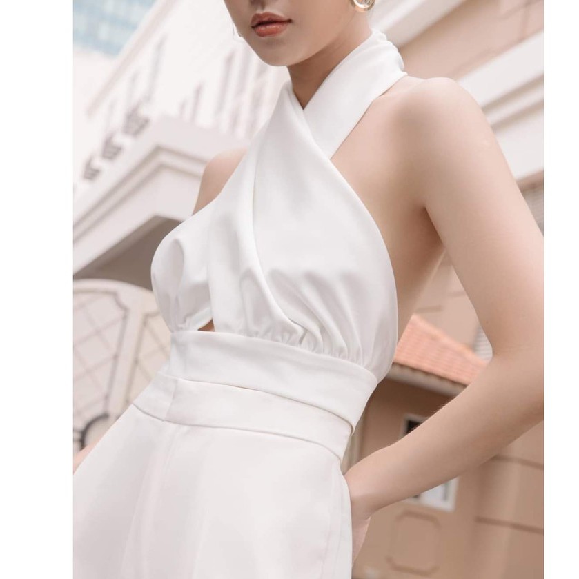 Áo croptop cổ yếm, không tay - Hai màu trắng và đen sang chảnh