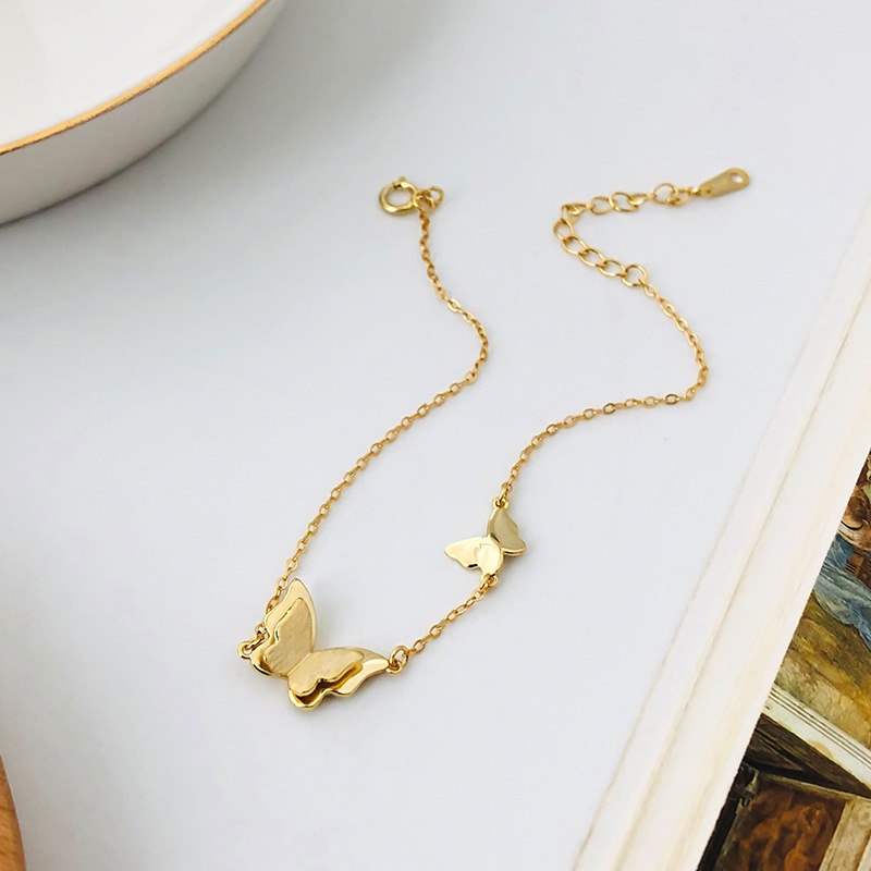 Vòng tay nữ  Titan Không Gỉ, mạ vàng 18k bền đẹp hình bướm xinh xắn Her Accessories TT9