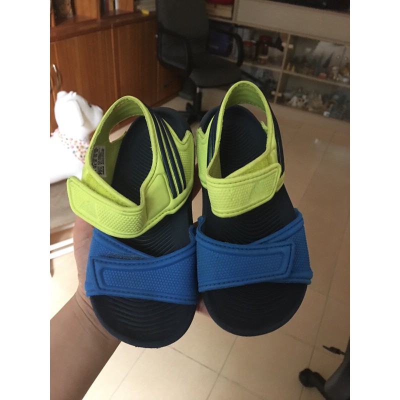 Giày Sandal Adidas cho bé trai siêu nhẹ.