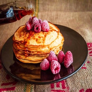 Maple syrup( Syrup lá phong ) Maple Grove Farms 710ml ( 5 calories/ 0 fat / 0 cholesterol )