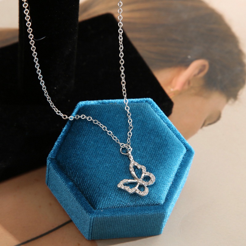 Vòng cổ Hợp Kim Mặt Hình Bướm Rỗng Lấp Lánh Thời Trang Cho Nữ