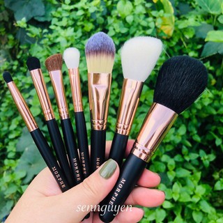 Bộ cọ trang điểm 𝐌𝐨𝐫𝐩𝐡𝐞 𝐑𝐨𝐬𝐞 𝐁𝐚𝐬𝐞𝐬 𝐁𝐫𝐮𝐬𝐡 𝐂𝐨𝐥𝐥𝐞𝐜𝐭𝐢𝐨𝐧 (𝐒𝐞𝐭 𝟕 𝐜𝐚̂𝐲)