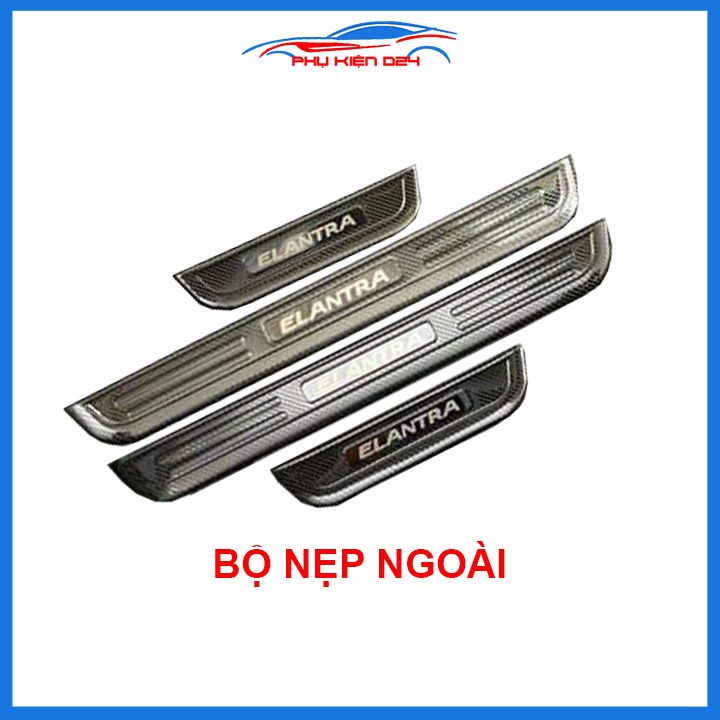 Bộ nẹp bước chân trong ngoài vân Cacbon xe Elantra 2016-2017-2018-2019-2020 chống trầy làm đẹp ô tô