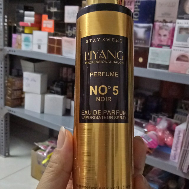 XỊT DƯỠNG TÓC NƯỚC HOA No5