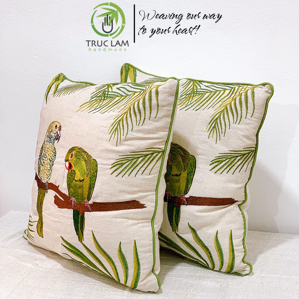 Gối/Vỏ Gối Vuông Tựa Lưng Sofa (45x45) Trang Trí Phòng Vải Linen Thêu Thủ Công Hình Hai Con Vẹt - Trúc Lâm Handmade