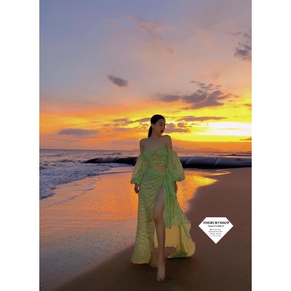 Sét nơ ngực tay phồng đi biển