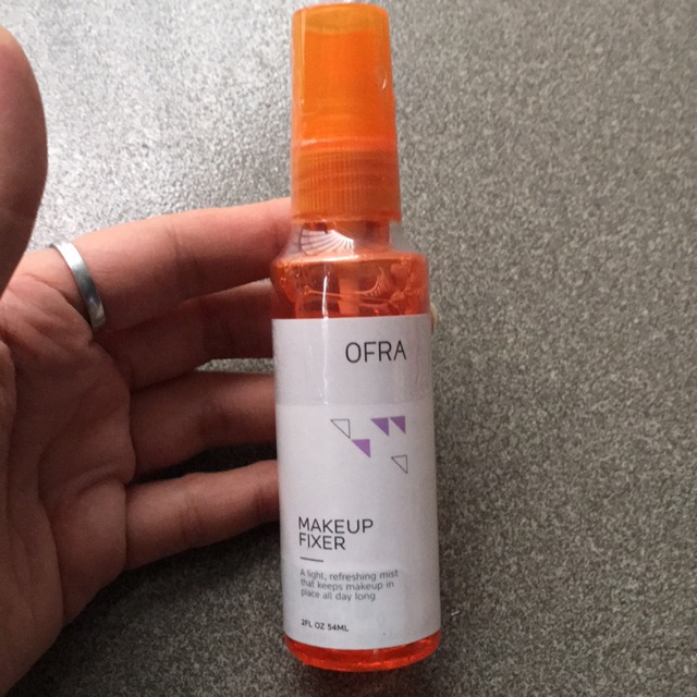 Xịt khoá lớp trang điểm Ofra makeup Fixer (54ml) - USA