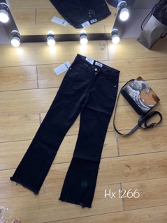 Quần jeans ống loe