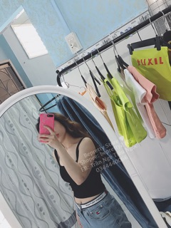 Áo croptop 2 dây bản lớn
