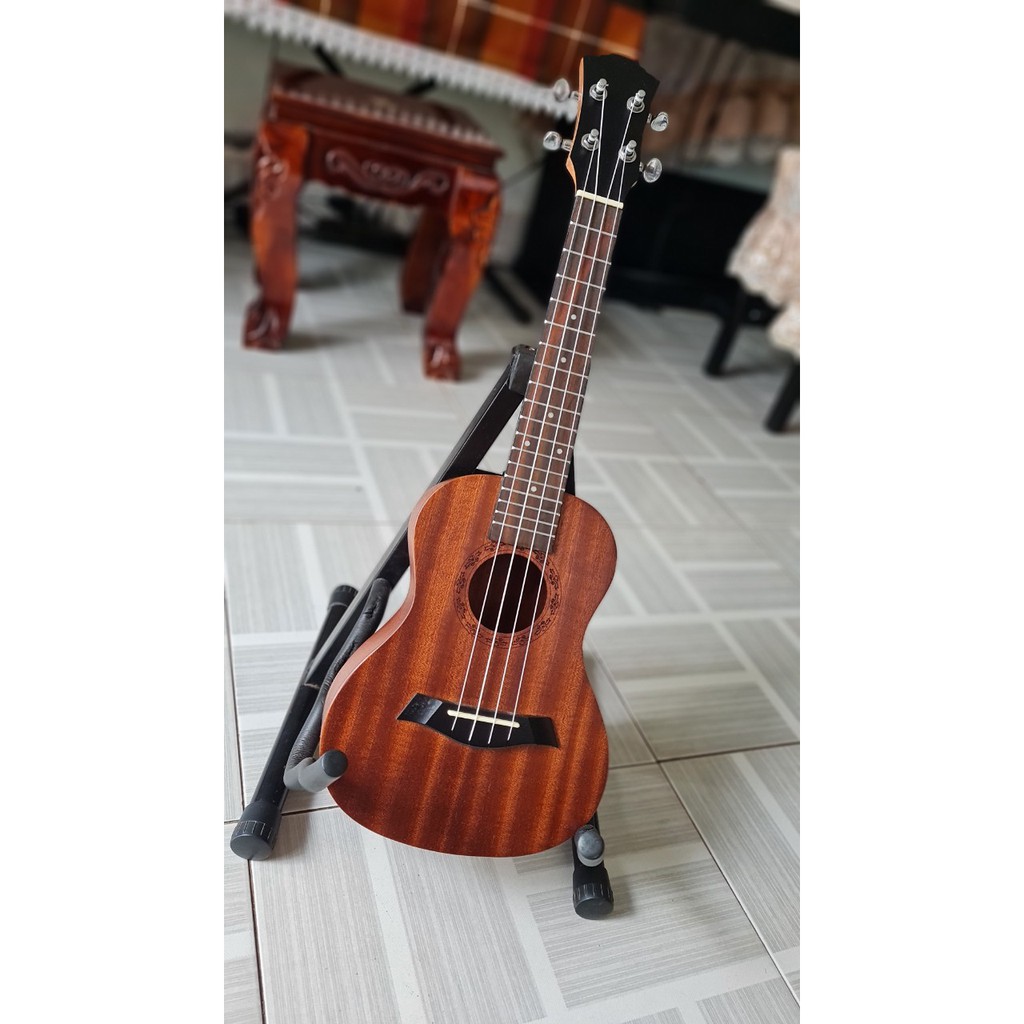 Đàn ukulele gỗ hoa văn size concert