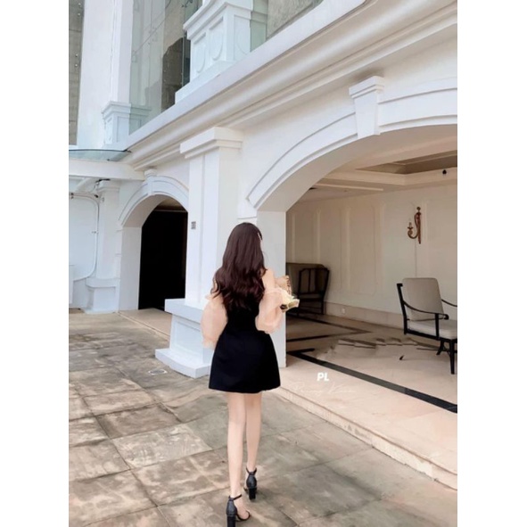 Váy nhung phối tay voan tơ hở vai