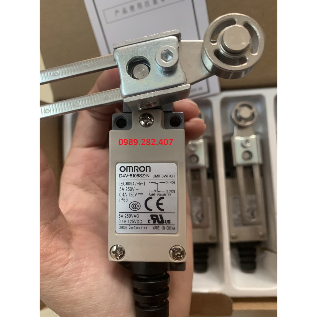 Công tắc hành trình D4V-8108SZ-N