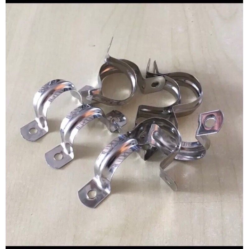 2 Đai ôm ống inox, cùm omega, cùm treo ống nước phi 21 và 27