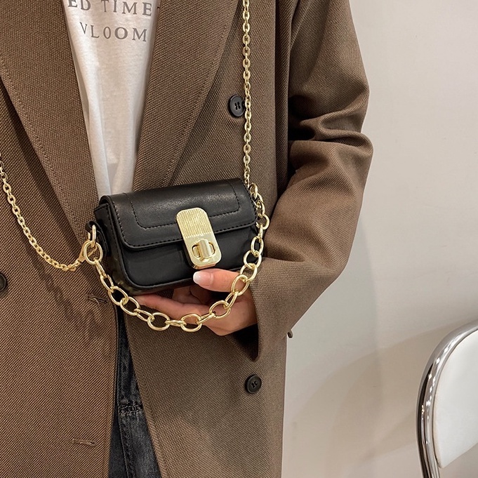 Túi xách nữ mini đeo chéo đẹp có quai xích khóa xoay dọc da mềm phong cách hiện đại CV5
