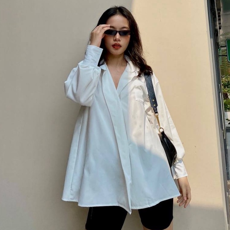 Áo sơ mi oversize Milan Shirt SMI004 thiết kế độc lạ, vạt lệch 2 cúc - Uni By Heart