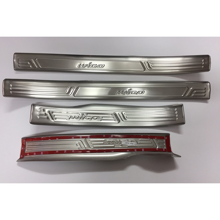 Ốp Bậc Cửa Xe Toyota Wigo 2018 2019 2020 mẫu inox