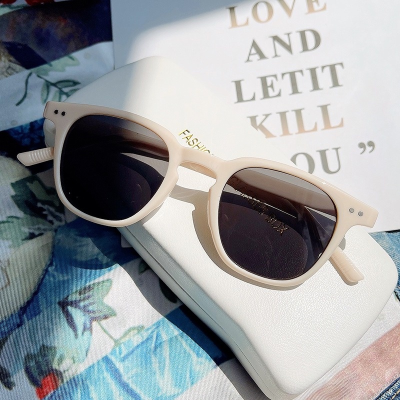 Kính mát thời trang Hàn Quốc cho nam và nữ