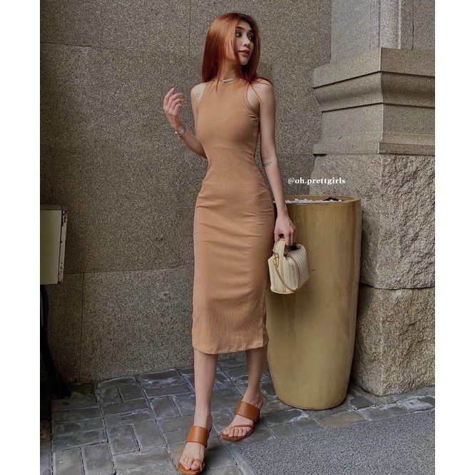 Đầm ôm sát nách dáng dài