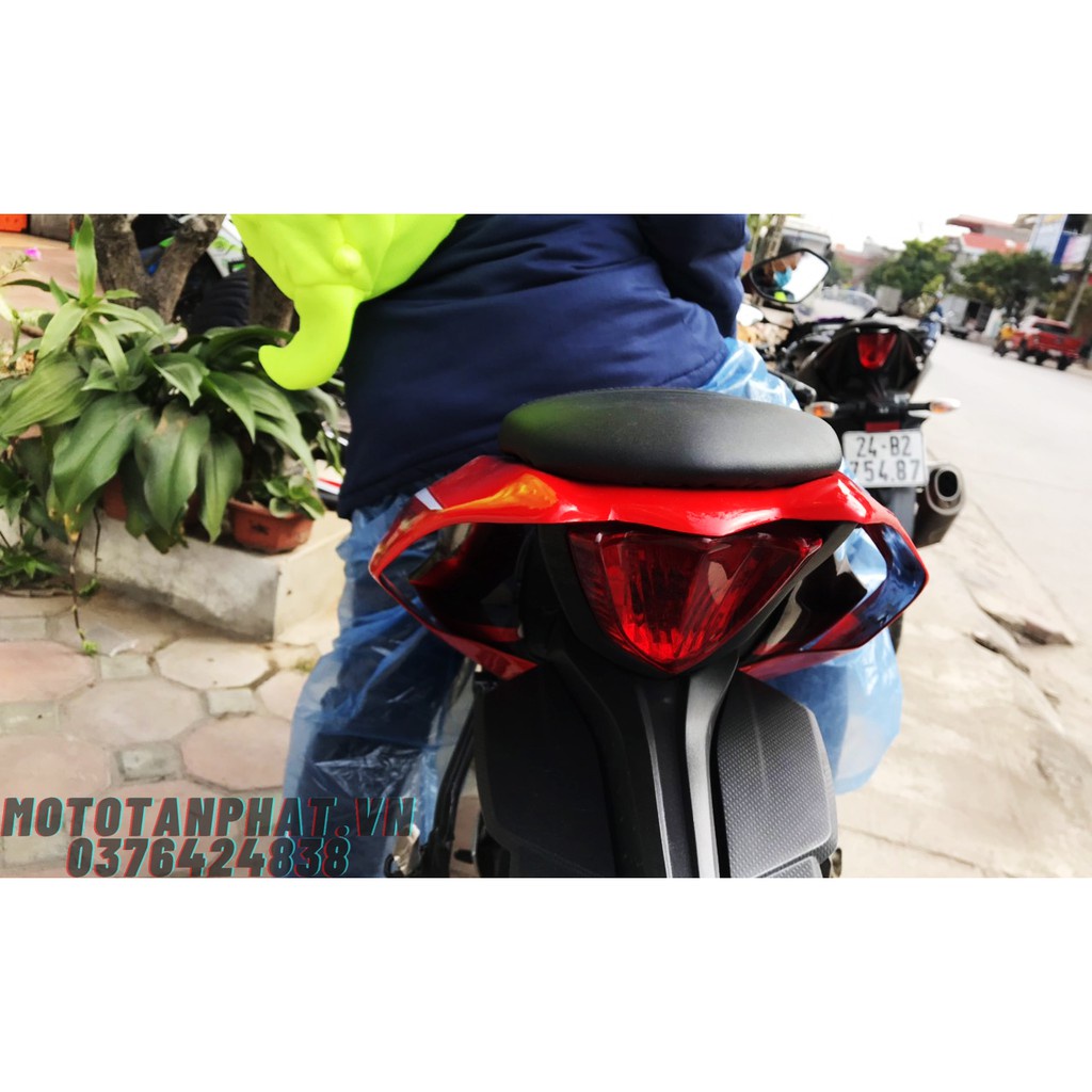 Ốp đuôi kiểu r1 liền khối GSX 150 lắp như zin.