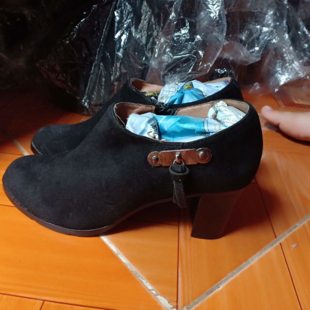 Giày bốt nữ 150k