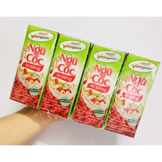 1 vỉ ngũ cốc ăn kiêng uống liền ( 4 hộp X 180ml)