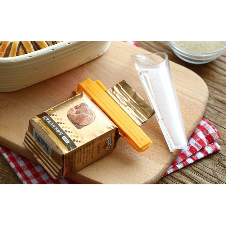 Cốc đo lường có kẹp miệng túi tiện dụng cho nhà bếp