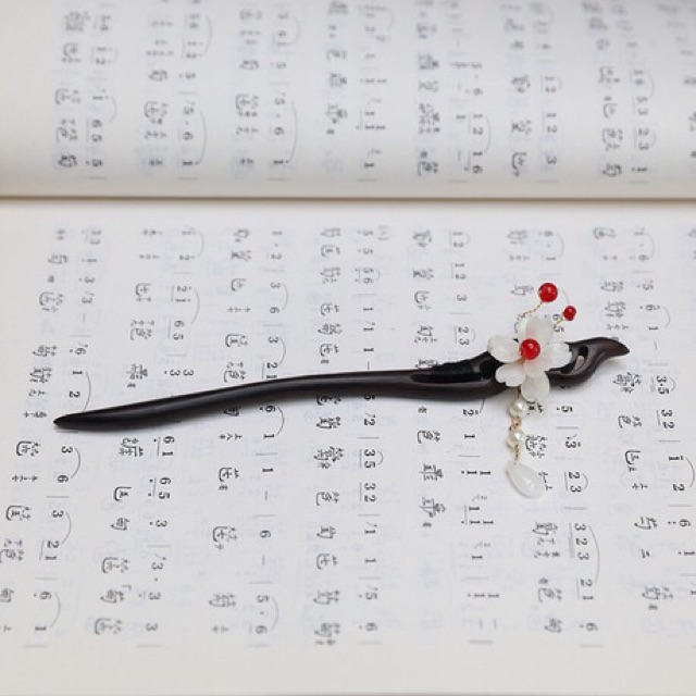 Trâm cổ trang cao cấp đính hoa nhuỵ đỏ