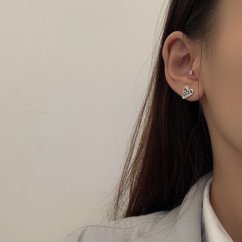 Khuyên Tai Kim Bạc Hình Trái Tim Khắc Chữ Phong Cách Punk Hiphop Thời Trang