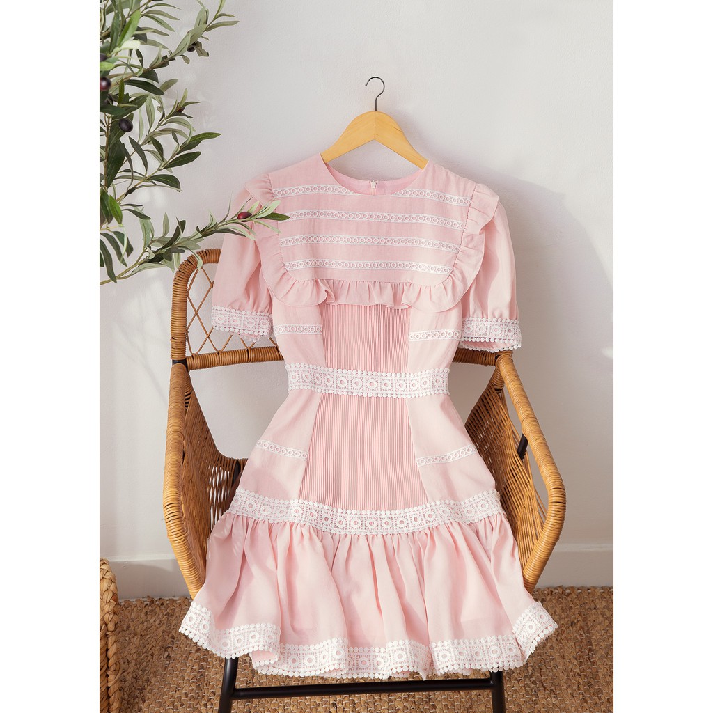 SÒ VINTAGE - SAKURA Đầm cổ tròn phối ren trắng xếp ly