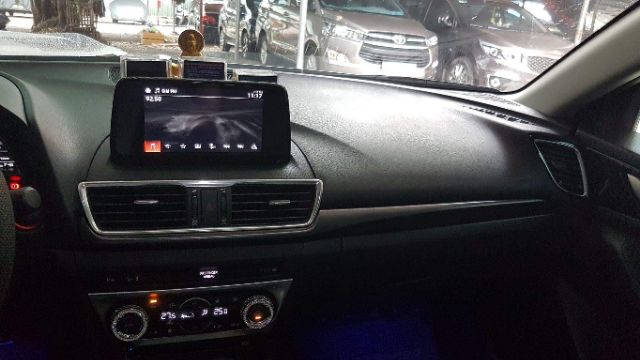Cửa gió có nút chỉnh gió cho mazda 3