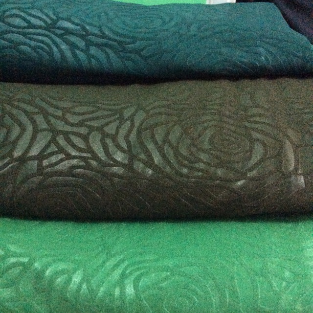 Thun gấm