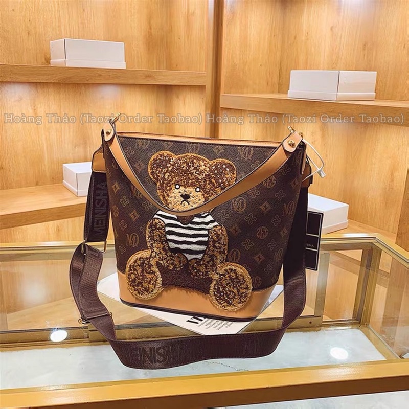 Túi xách tote đeo chéo công sở size to đính hoạ tiết gấu chât đẹp hàng cao cấp mới