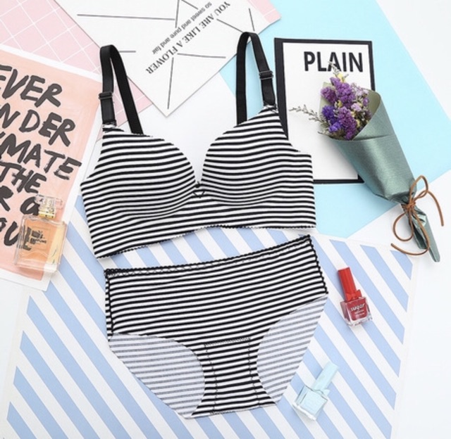 Bộ đồ lót nữ hoa nhí đệm dày không gọng | BigBuy360 - bigbuy360.vn