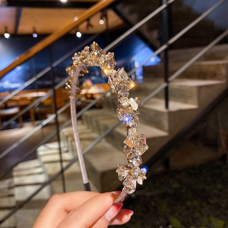 Băng Đô Cài Tóc Đính Đá Nổi Bật Quý Phái Cho Nữ Dobi BĐ4