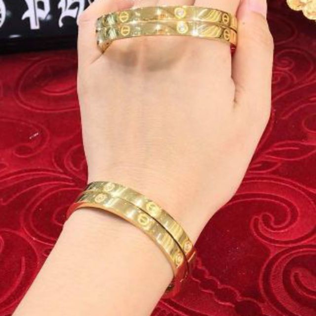 Lắc tay vòng tay Cartier titan mạ bền vĩnh viễn ảnh thật