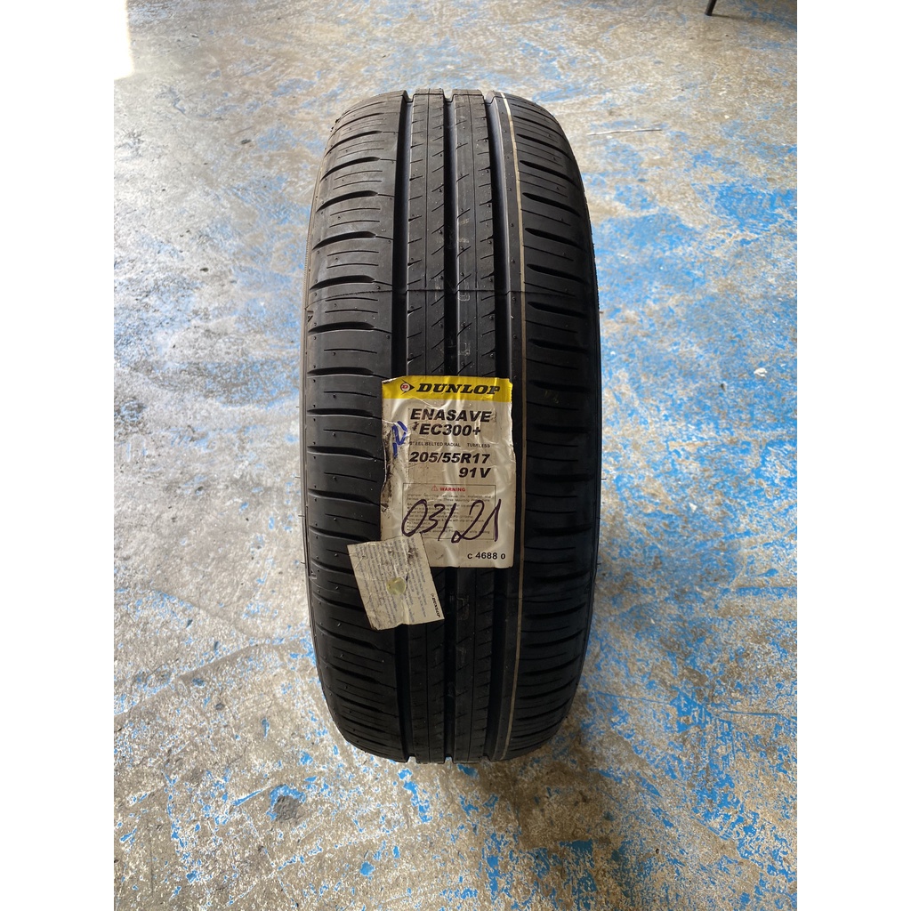 Lốp  Dunlop 205/55R17 EC300