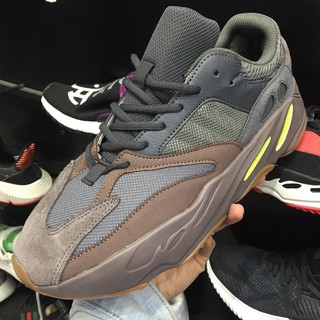 giảm giá Giầy Adidas yeezy700( nâu đất- phản quang)